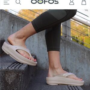 OOFOS Oomega Women's Beige Platform Sandals